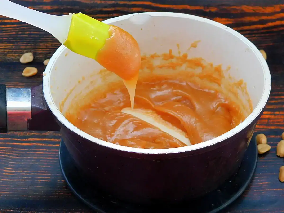 Десерт "Снікерс" БЕЗ випічки: просто пальчики оближеш