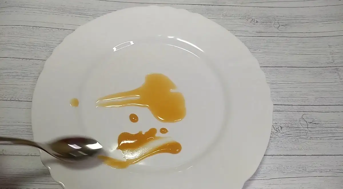 Варене згущене молоко в домашніх умовах: рецепт з 3 інгредієнтів