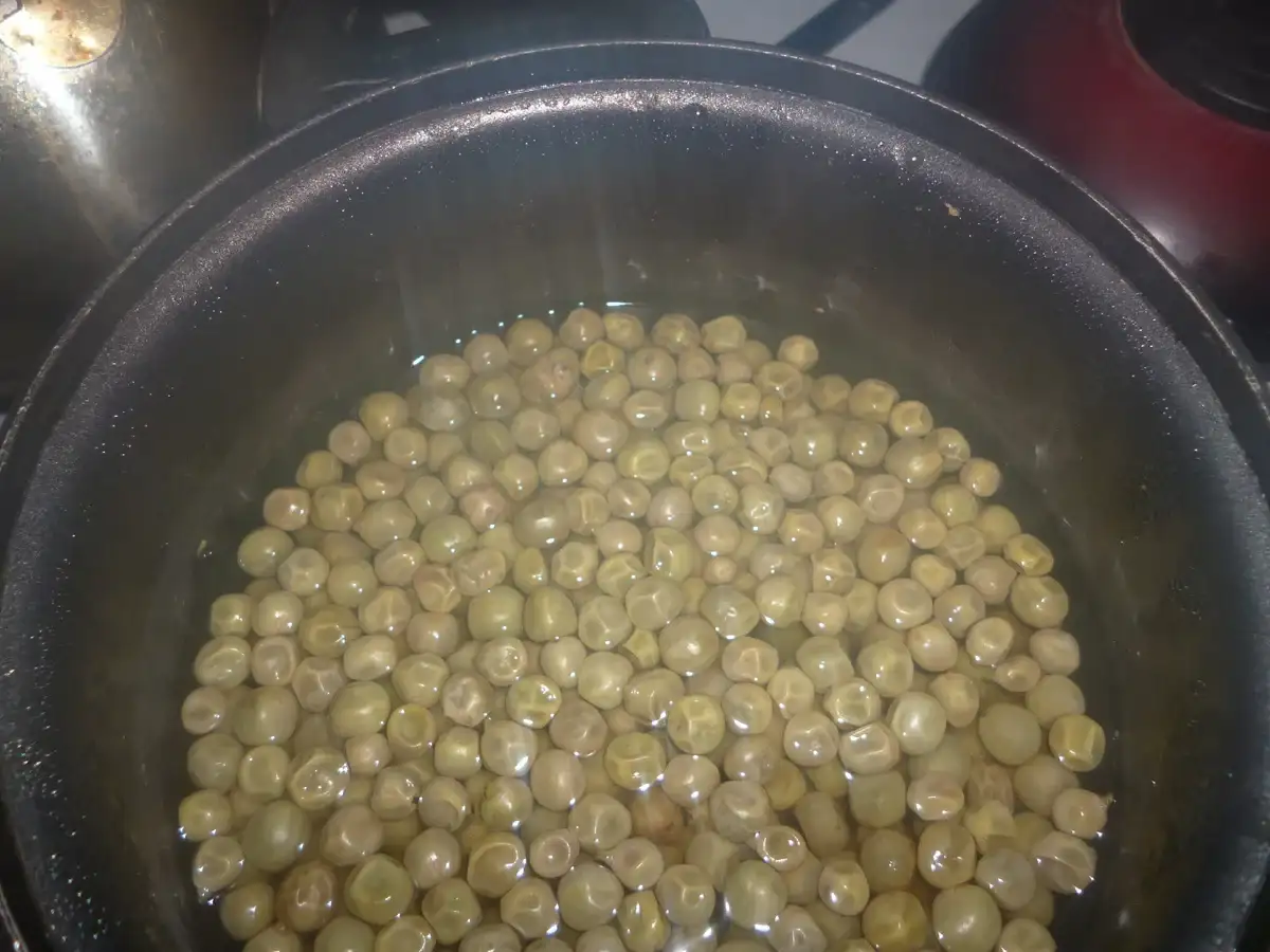 Рецепт домашнього консервованого зеленого горошку: як довго я його шукала