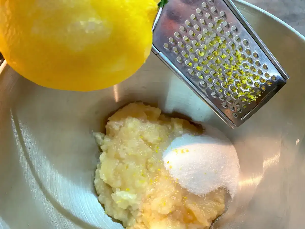 Смачний десерт із збитих яблук: без вершків чи яєць