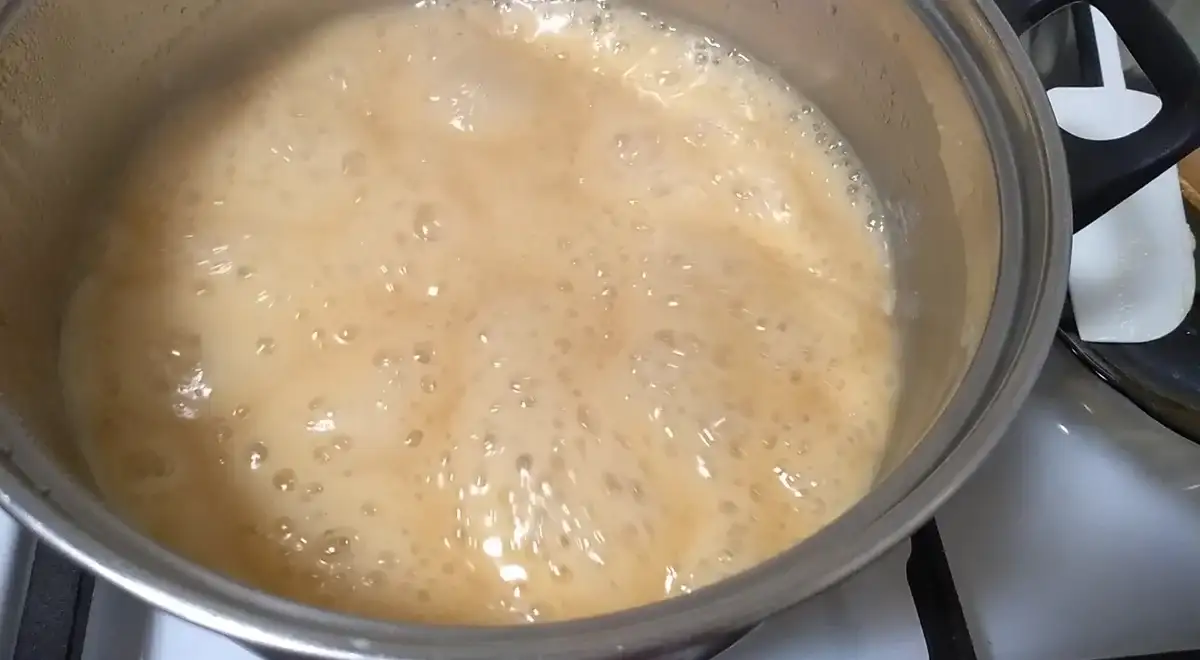 Варене згущене молоко в домашніх умовах: рецепт з 3 інгредієнтів