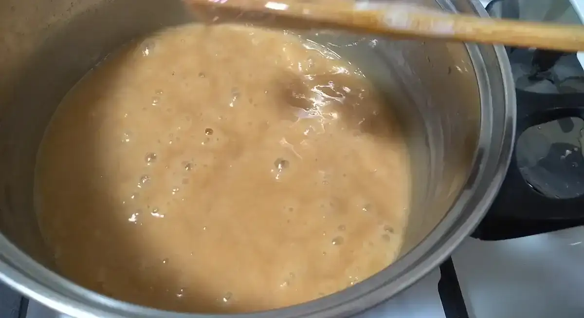 Варене згущене молоко в домашніх умовах: рецепт з 3 інгредієнтів