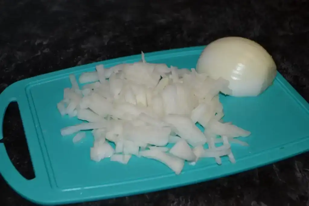 Домашні консерви зі скумбрії: 3 варіанти в духовці