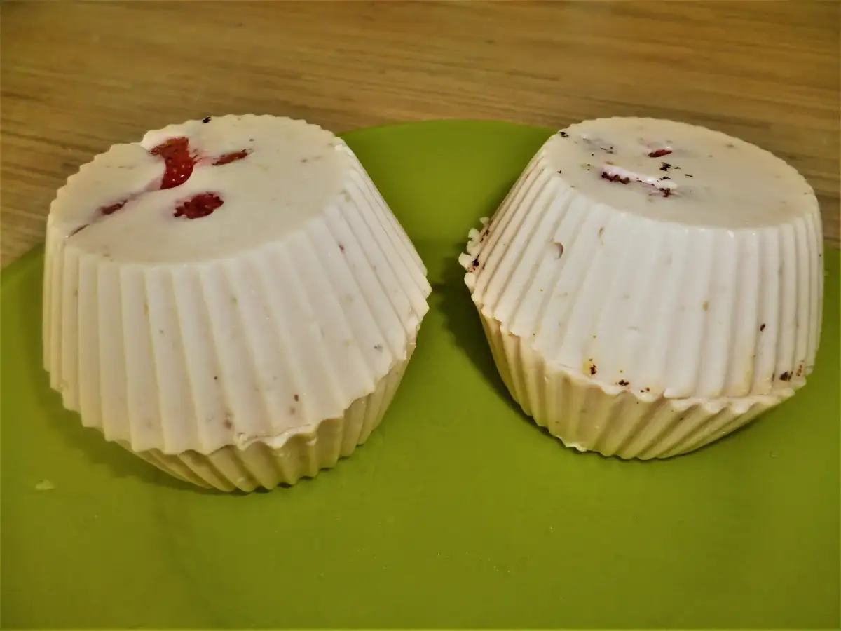 Чарівний десерт "Сирно-ягідні зефірки": готуються до непристойності просто