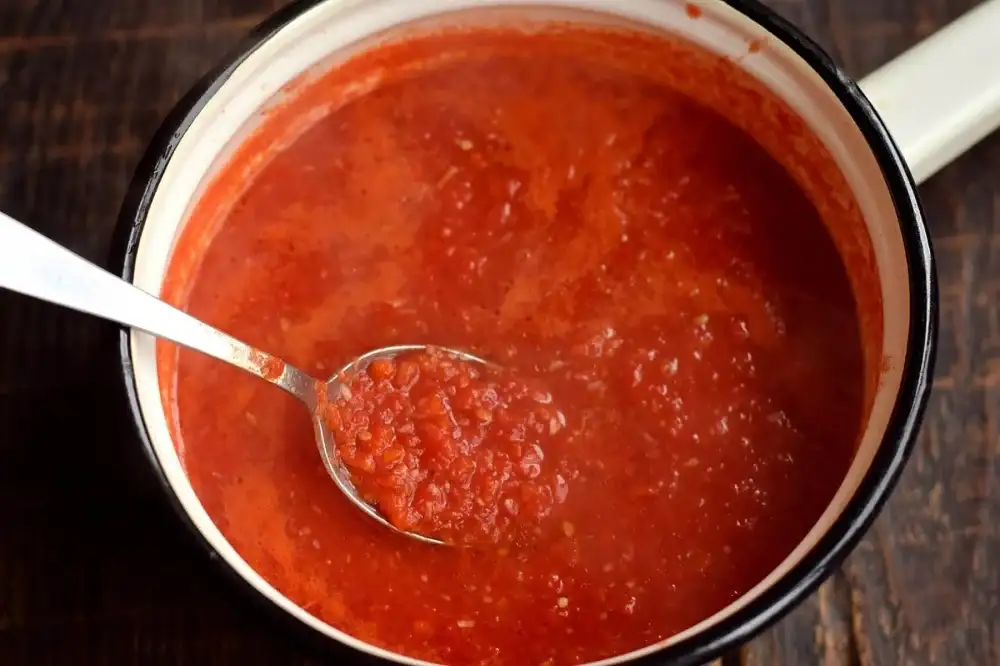 Аджика "Кобра" на зиму: вдалий рецепт гостренької, з насиченим кольором та смаком аджики