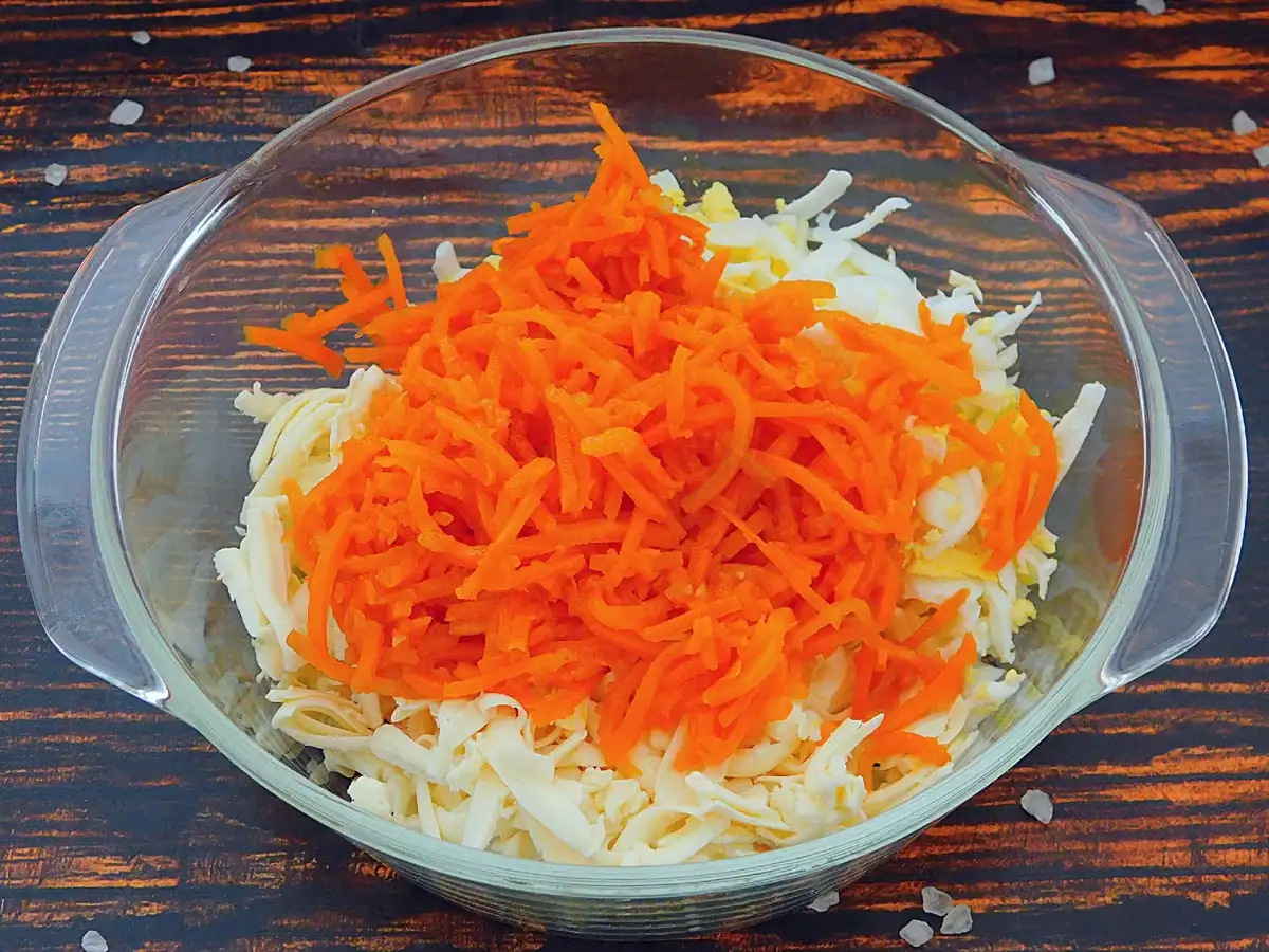Смачний і простий салат із моркви: рецепт, який вже давно став улюбленим