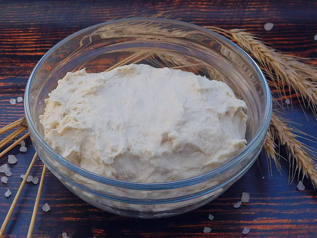 Як приготувати хліб на заквасці: м'який, пористий з хрусткою скоринкою