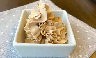 527857