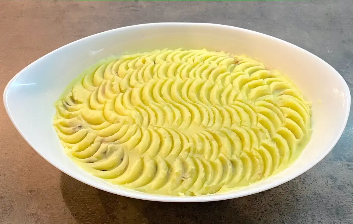 Картопляна запіканка з фаршем та грибами: улюблена страва у моїй сім'ї