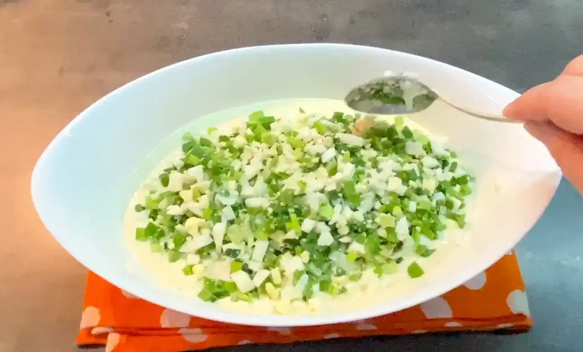 Заливний пиріг на кефірі: швидко, смачно, просто