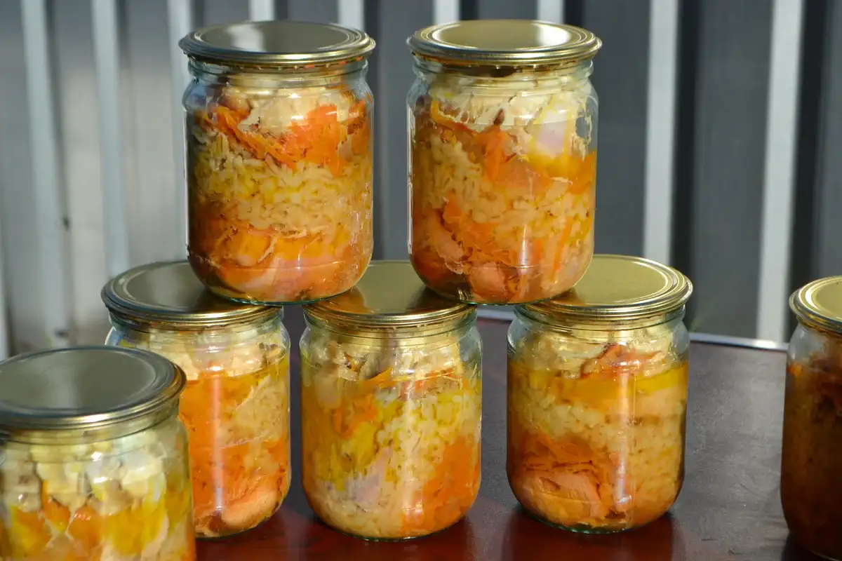 Домашня консервована каша з м'ясом "Баночки-виручалочки" на зиму