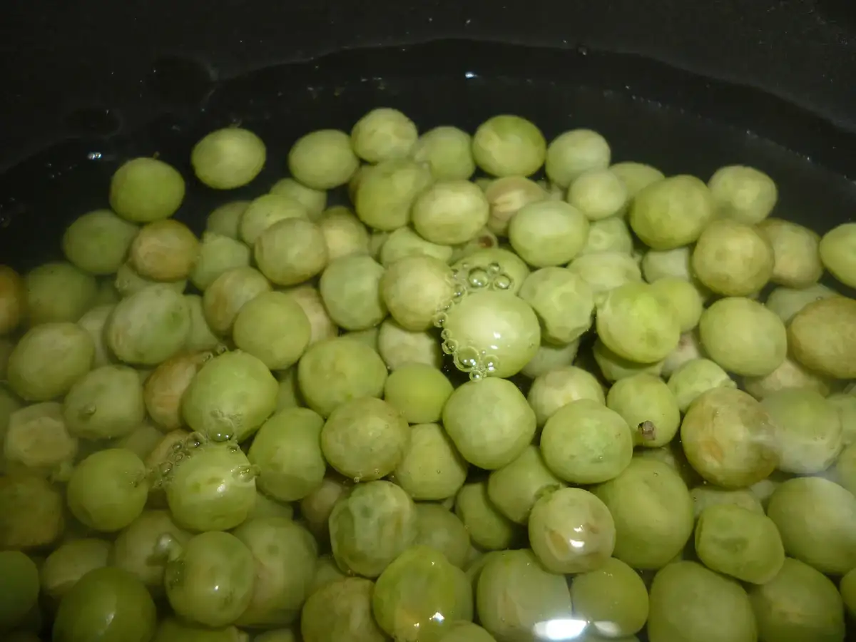 Рецепт домашнього консервованого зеленого горошку: як довго я його шукала