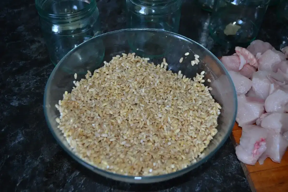 Домашня консервована каша з м'ясом "Баночки-виручалочки" на зиму