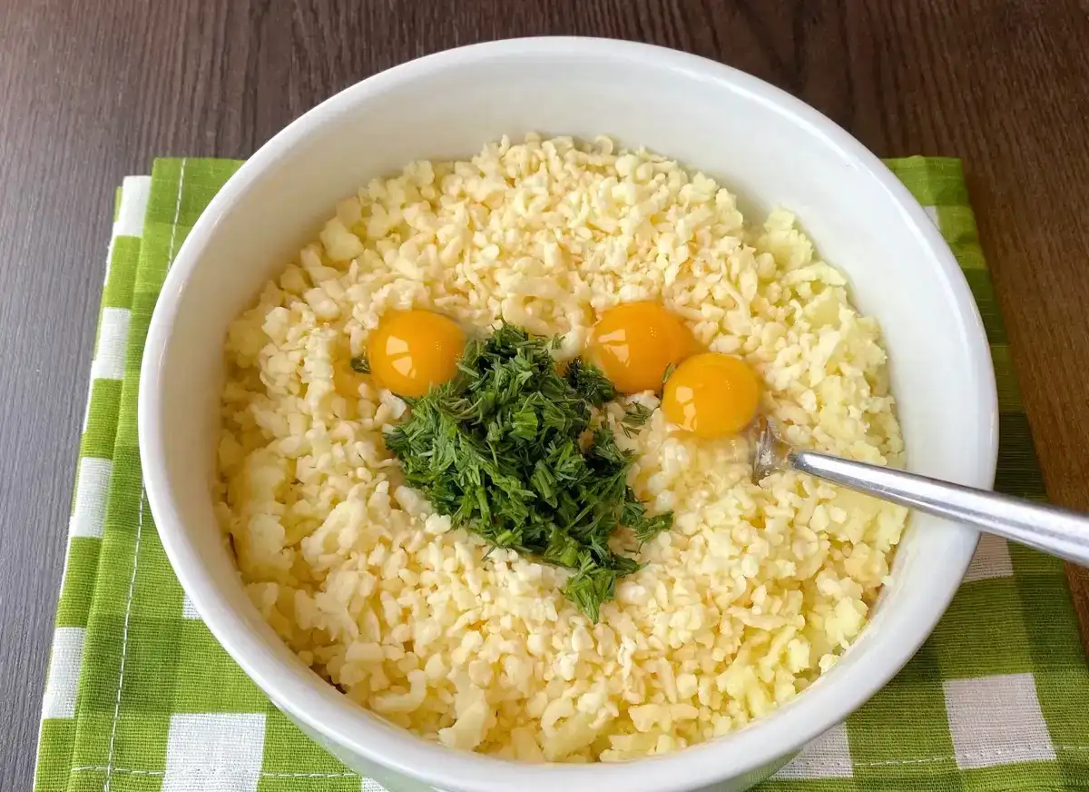 Апетитні кульки з товченої картоплі: просто і смачно