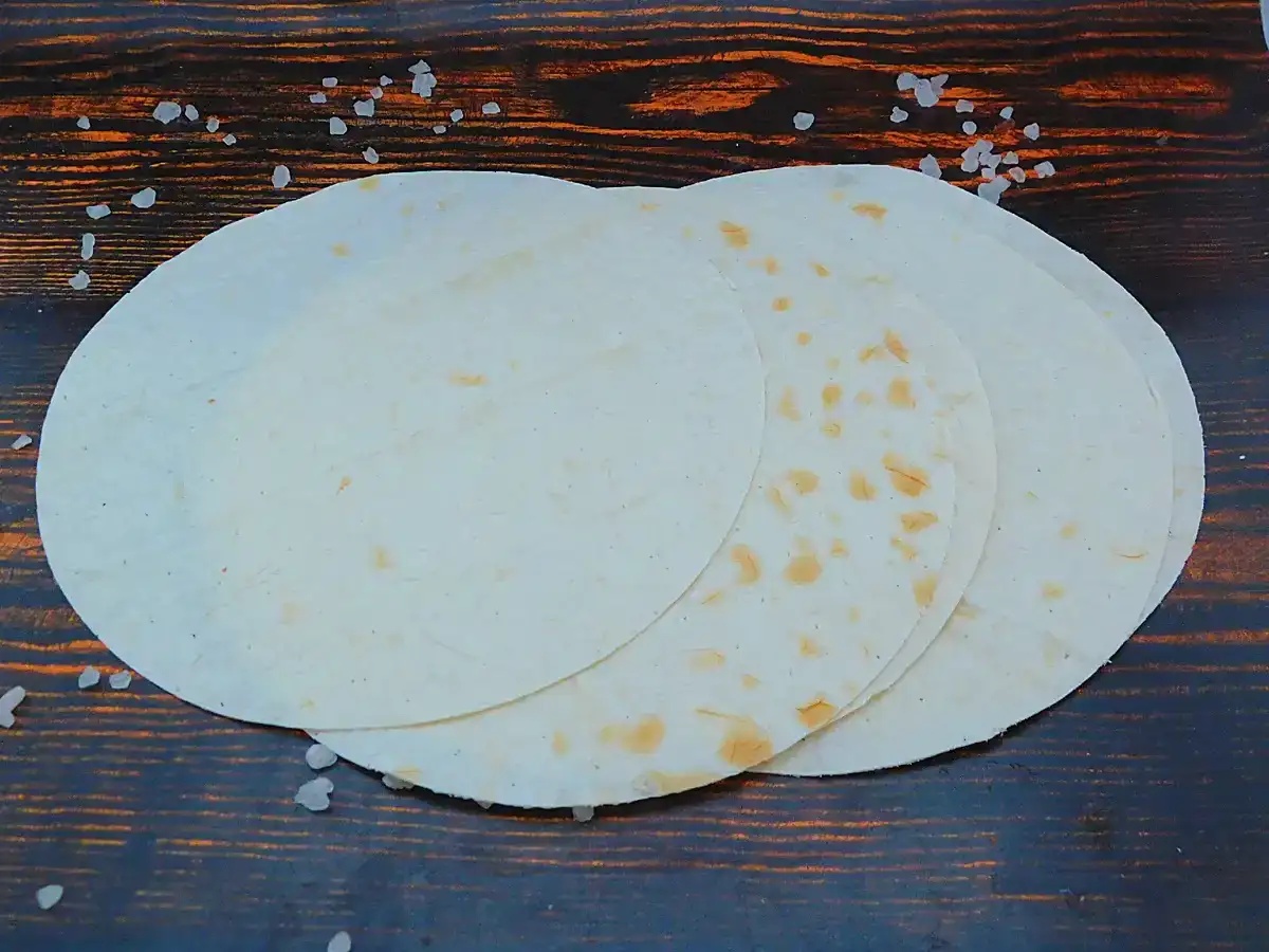 Швидкий та смачний пиріг-піца: простий рецепт