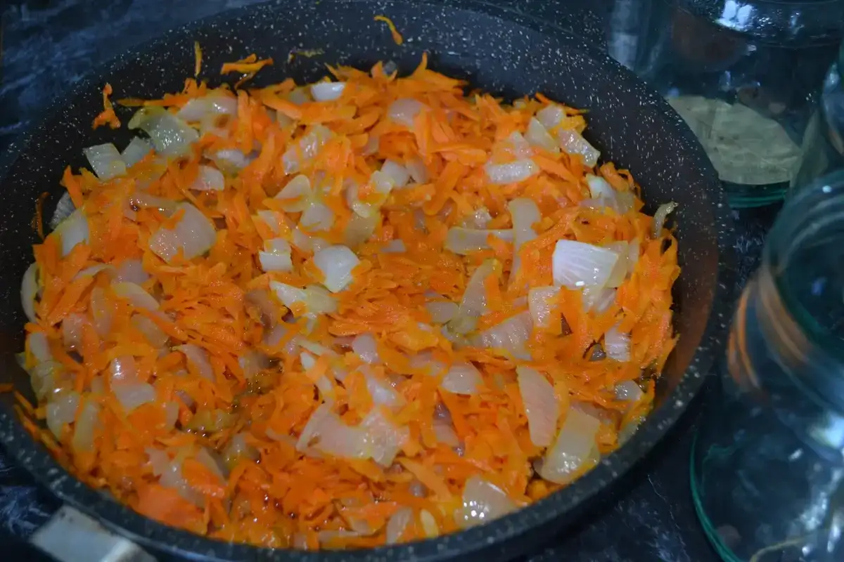 Домашня консервована каша з м'ясом "Баночки-виручалочки" на зиму