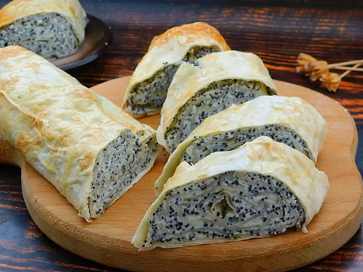 Швидкий десерт до чаю з лаваша: 15 хвилин і смакота на столі