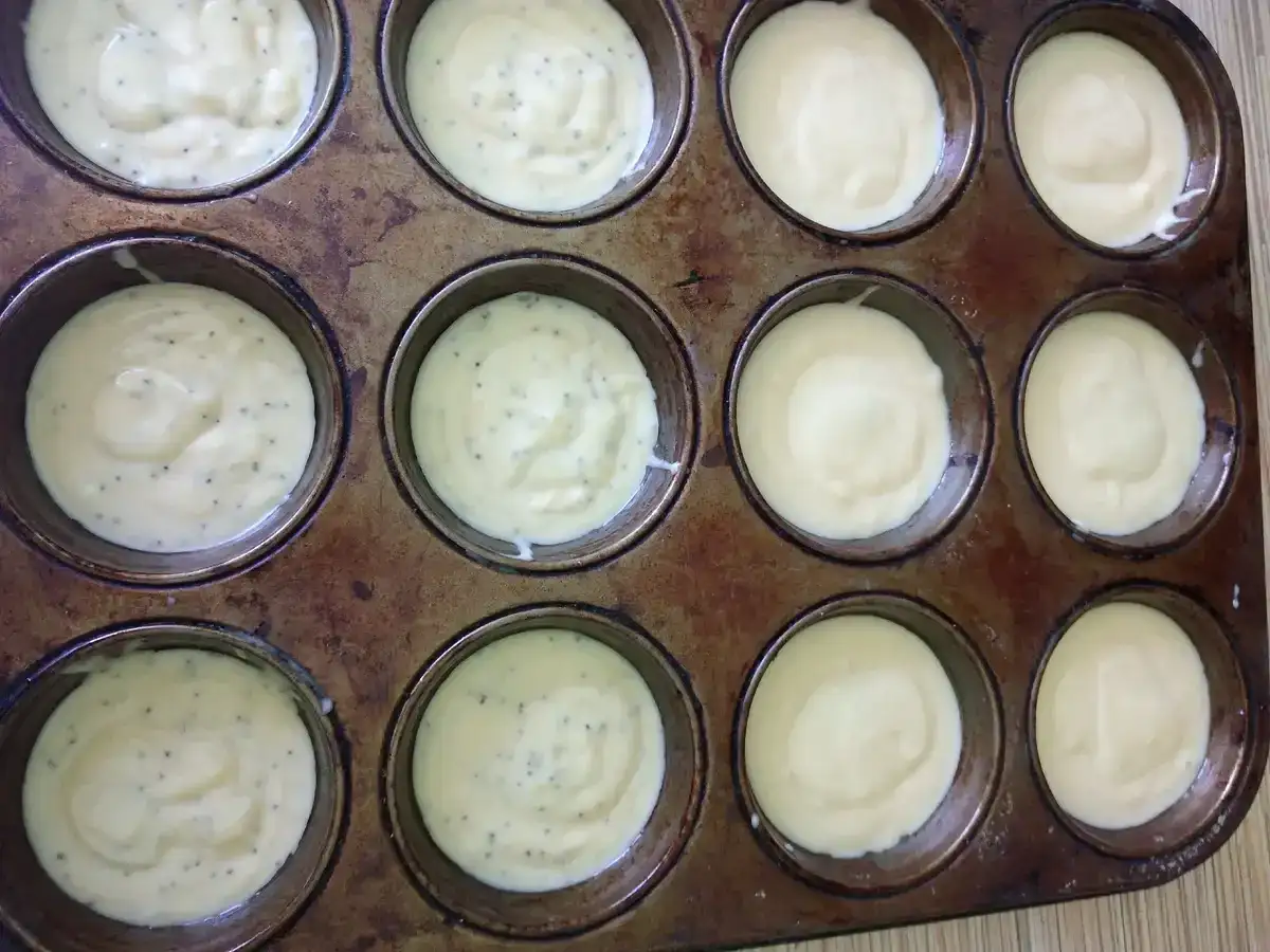 Простий та економний рецепт кексів: 2 види за 30 хвилин