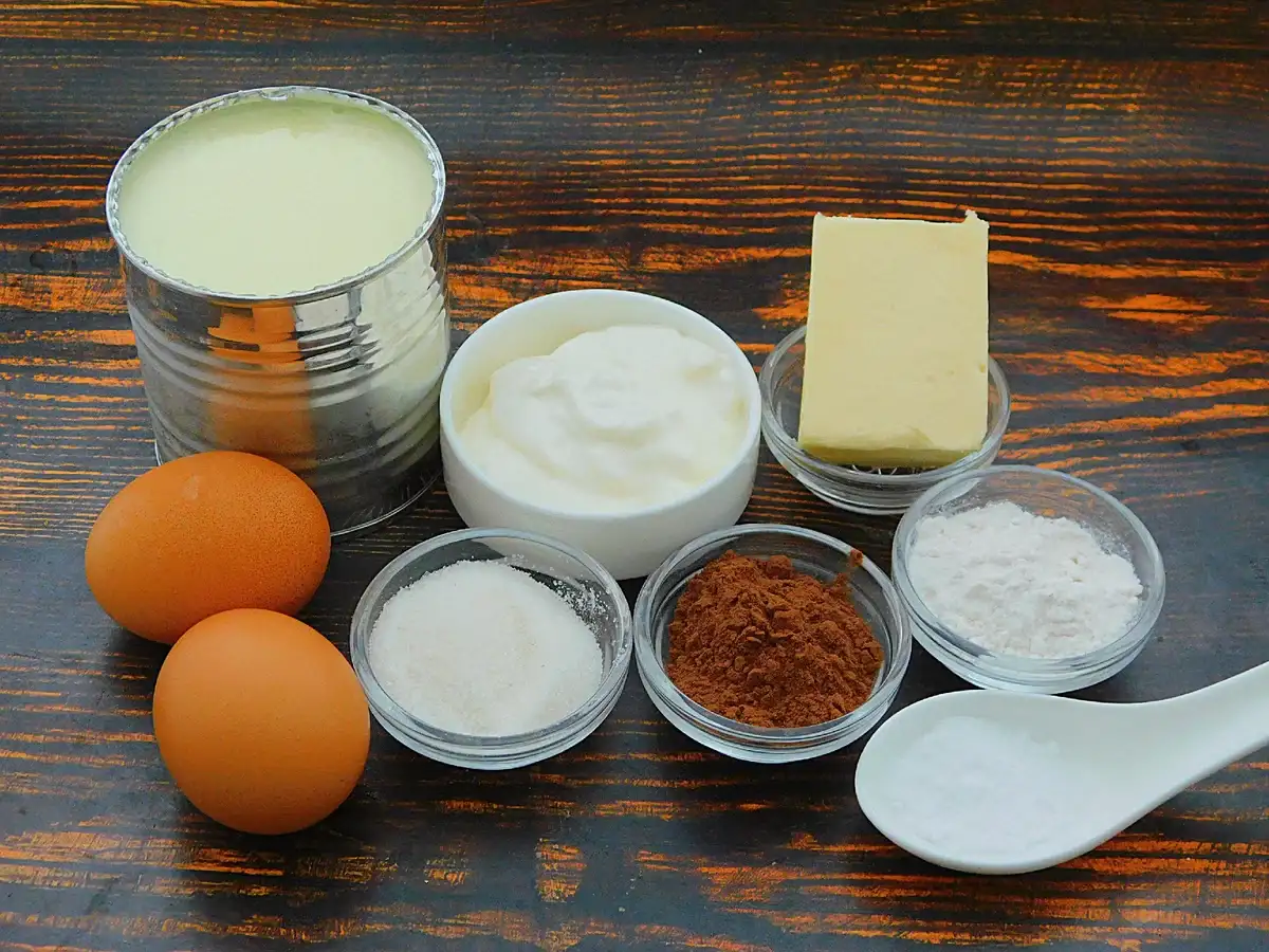 Торт швидкого приготування на згущеному молоці - дуже смачно