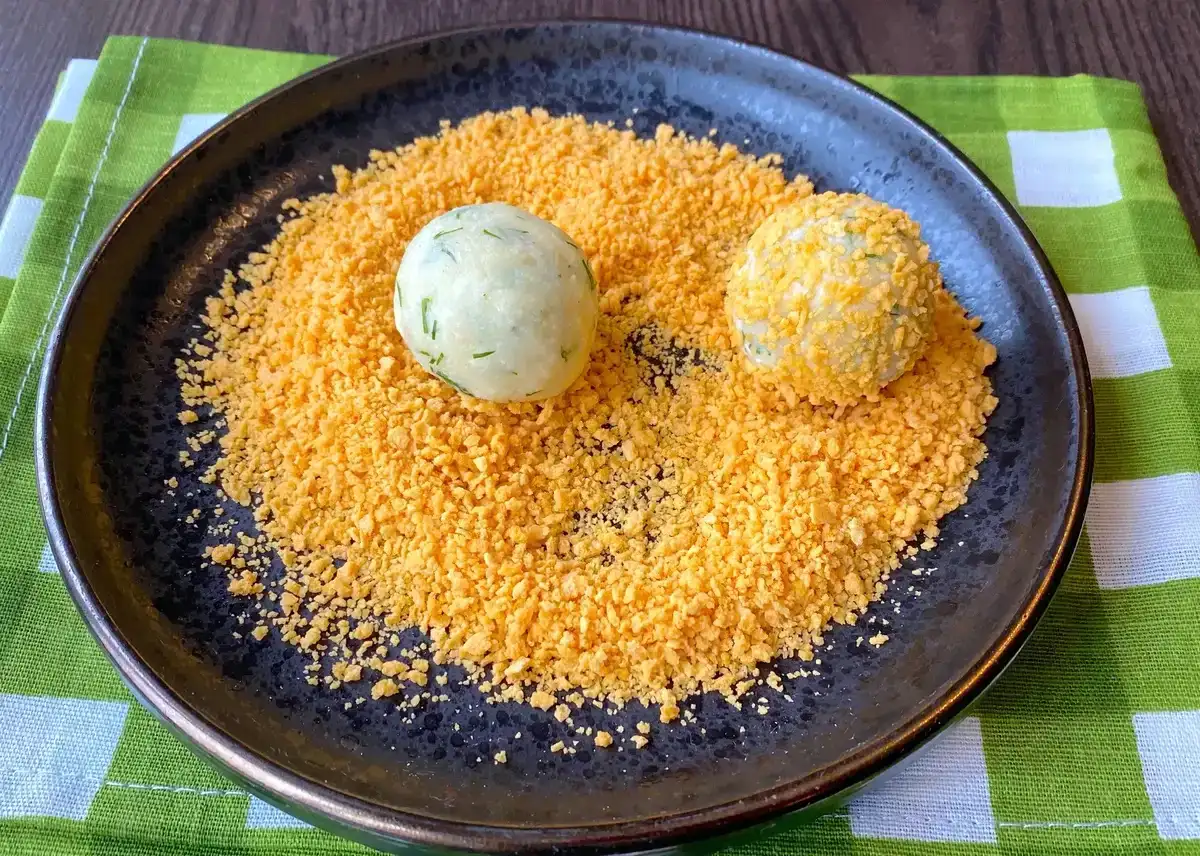 Апетитні кульки з товченої картоплі: просто і смачно