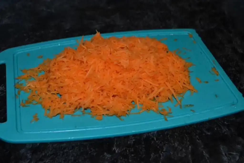 Домашні консерви зі скумбрії: 3 варіанти в духовці