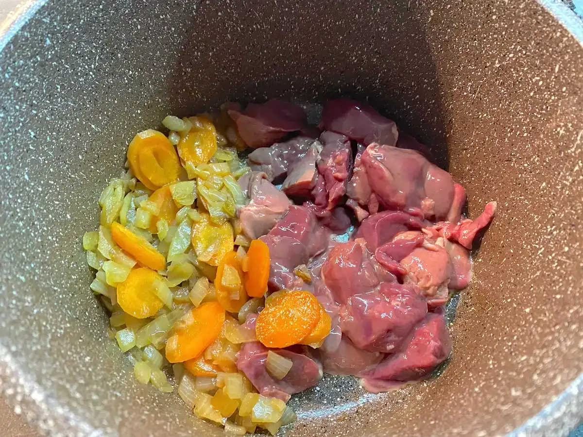 Печінковий паштет з чорносливом: ідеально на бутерброди