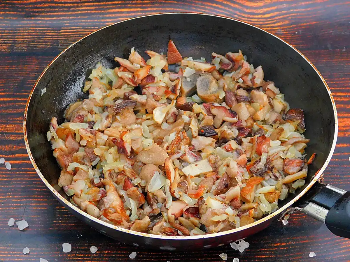 Святковий салат "Курочка ряба": смачний і красивий, як торт