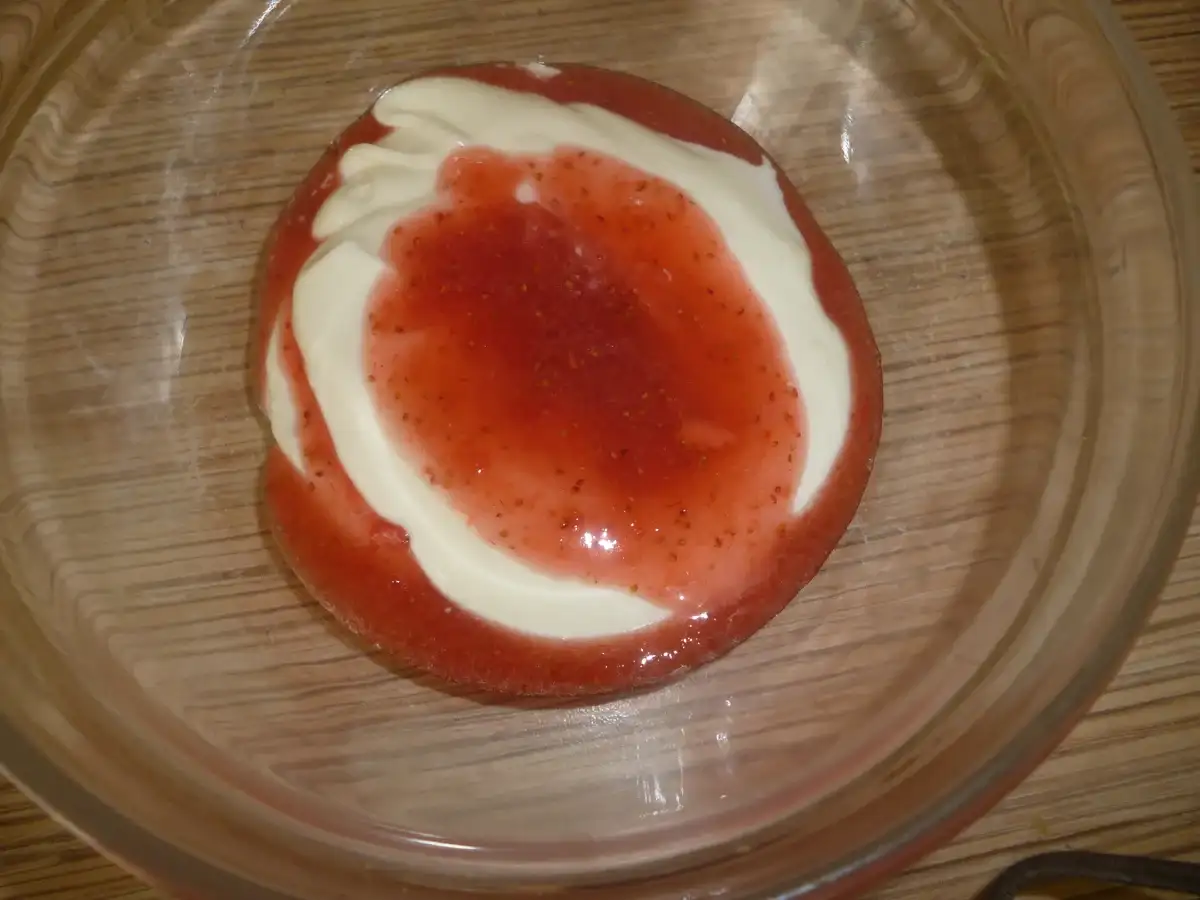 Желейний десерт "Зебра" з будь-яких ягід та сиру: готується дуже просто