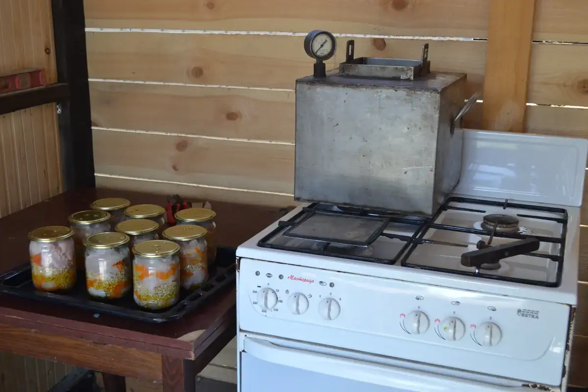 Домашня консервована каша з м'ясом "Баночки-виручалочки" на зиму