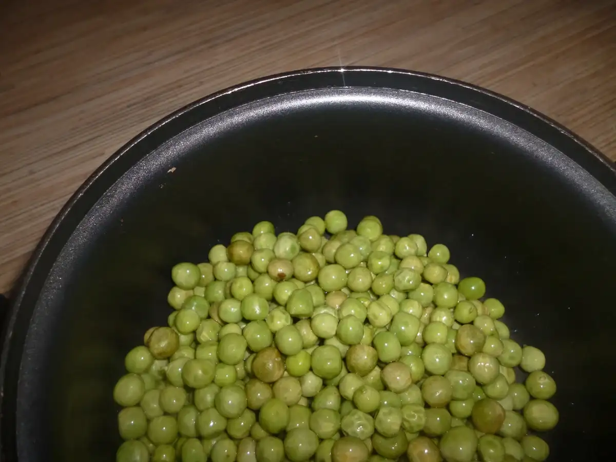 Рецепт домашнього консервованого зеленого горошку: як довго я його шукала