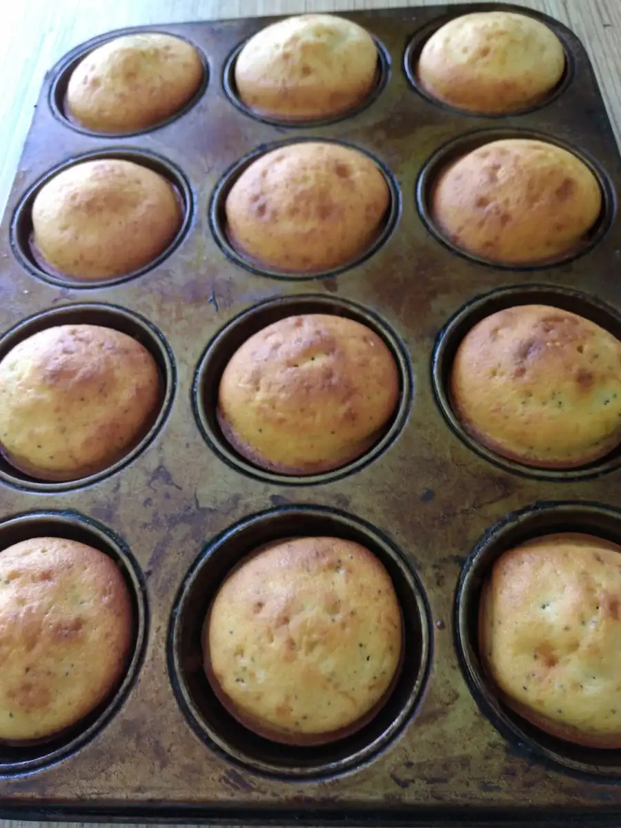 Простий та економний рецепт кексів: 2 види за 30 хвилин