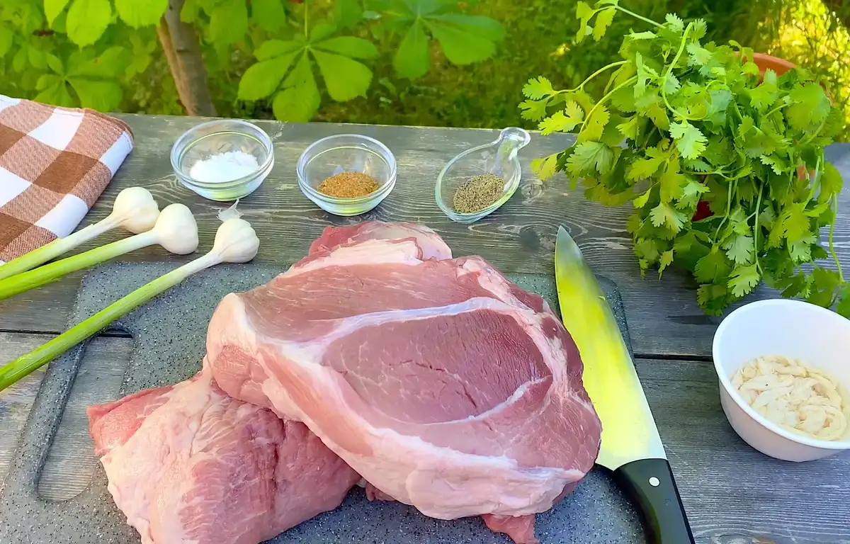 Домашні ковбаски для грилю: виходять неймовірно смачні і соковиті