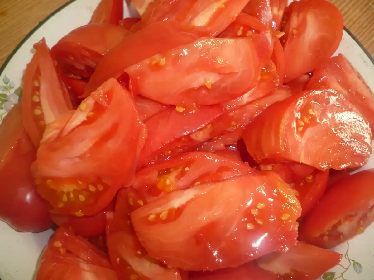 Помідори по-корейськи: можна їсти відразу, а можна заготовити на зиму