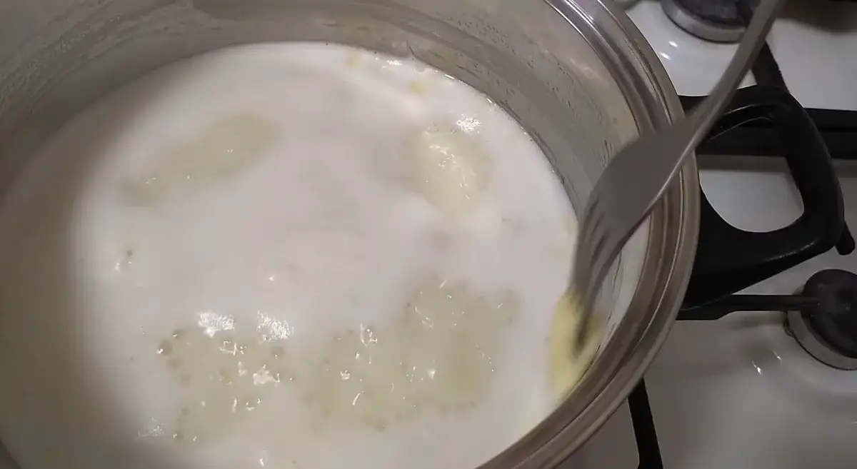 Варене згущене молоко в домашніх умовах: рецепт з 3 інгредієнтів