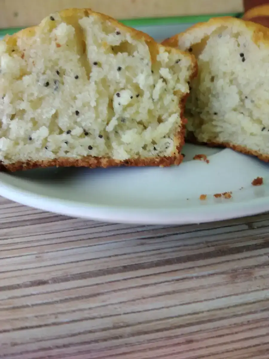 Простий та економний рецепт кексів: 2 види за 30 хвилин