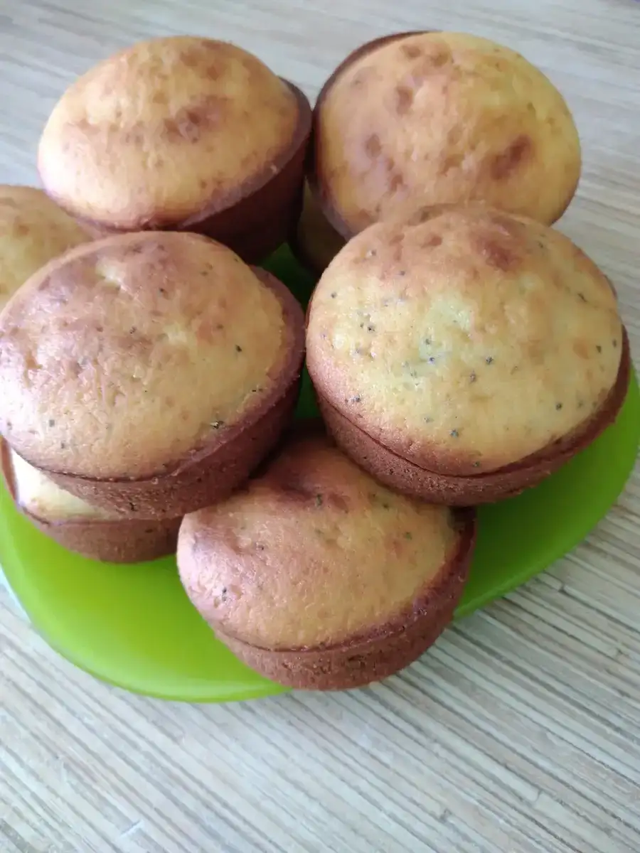 Простий та економний рецепт кексів: 2 види за 30 хвилин