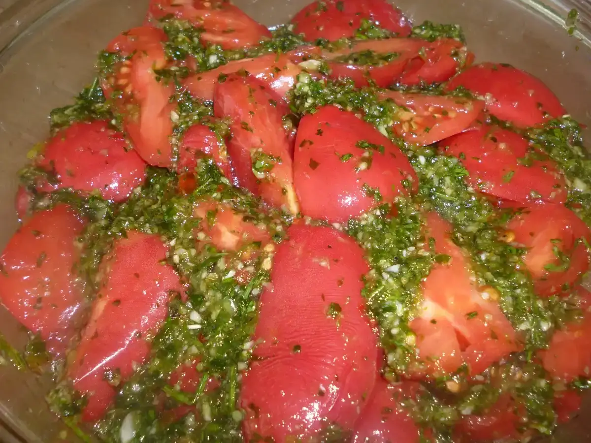 Помідори по-корейськи: можна їсти відразу, а можна заготовити на зиму