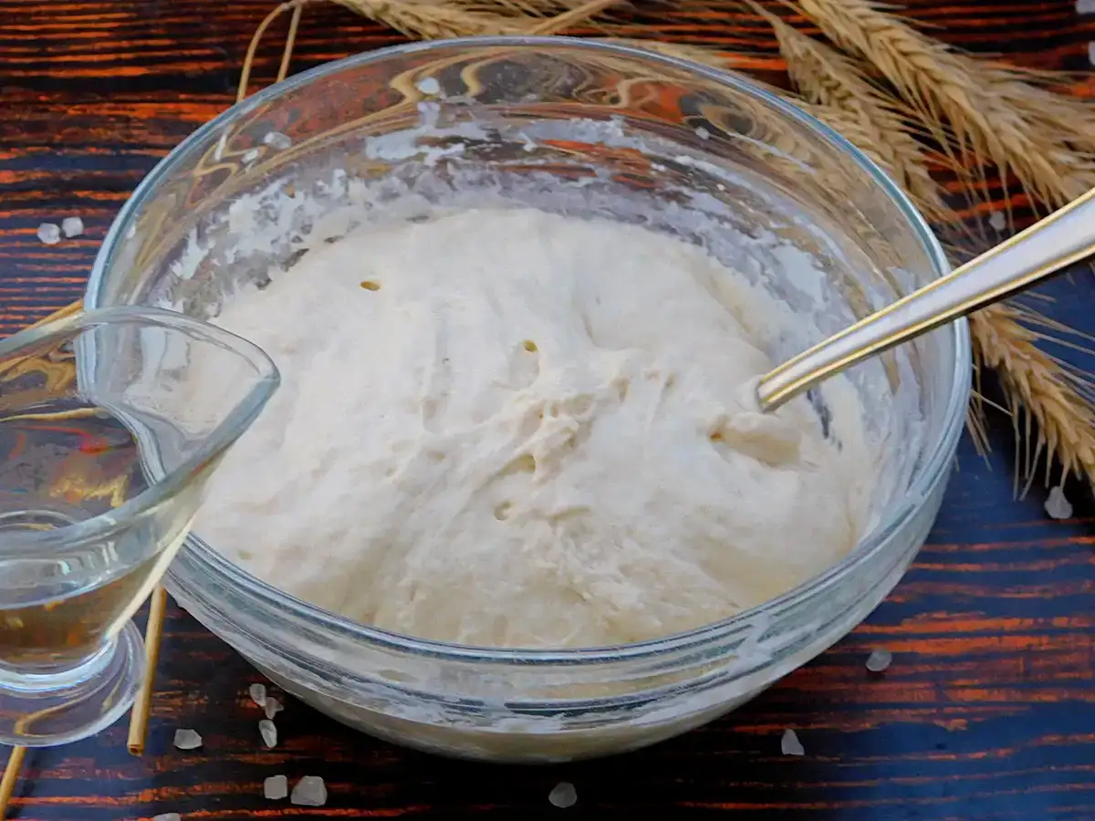 Як приготувати хліб на заквасці: м'який, пористий з хрусткою скоринкою