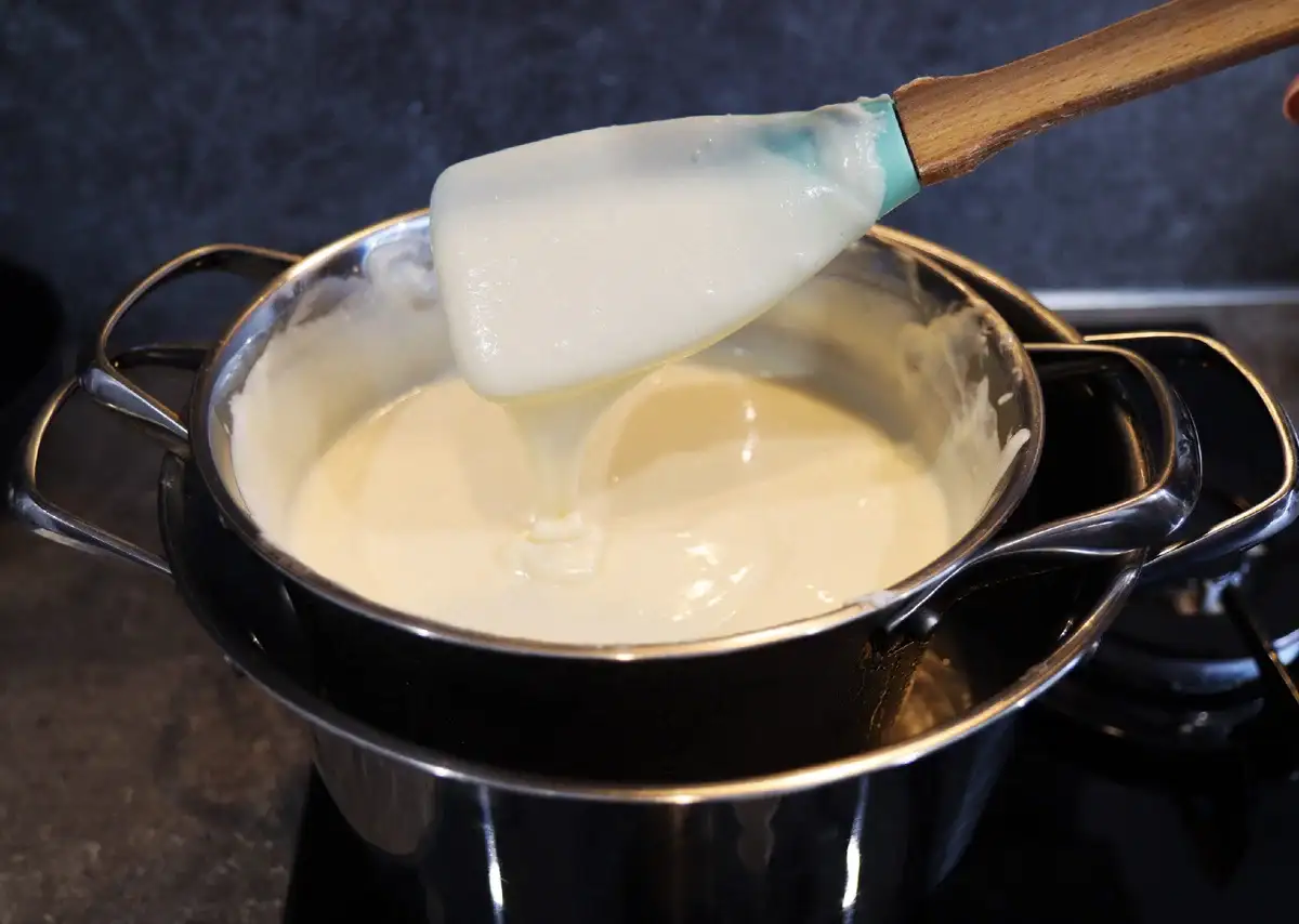 Домашній плавлений сир: смачніше і дешевше магазинного