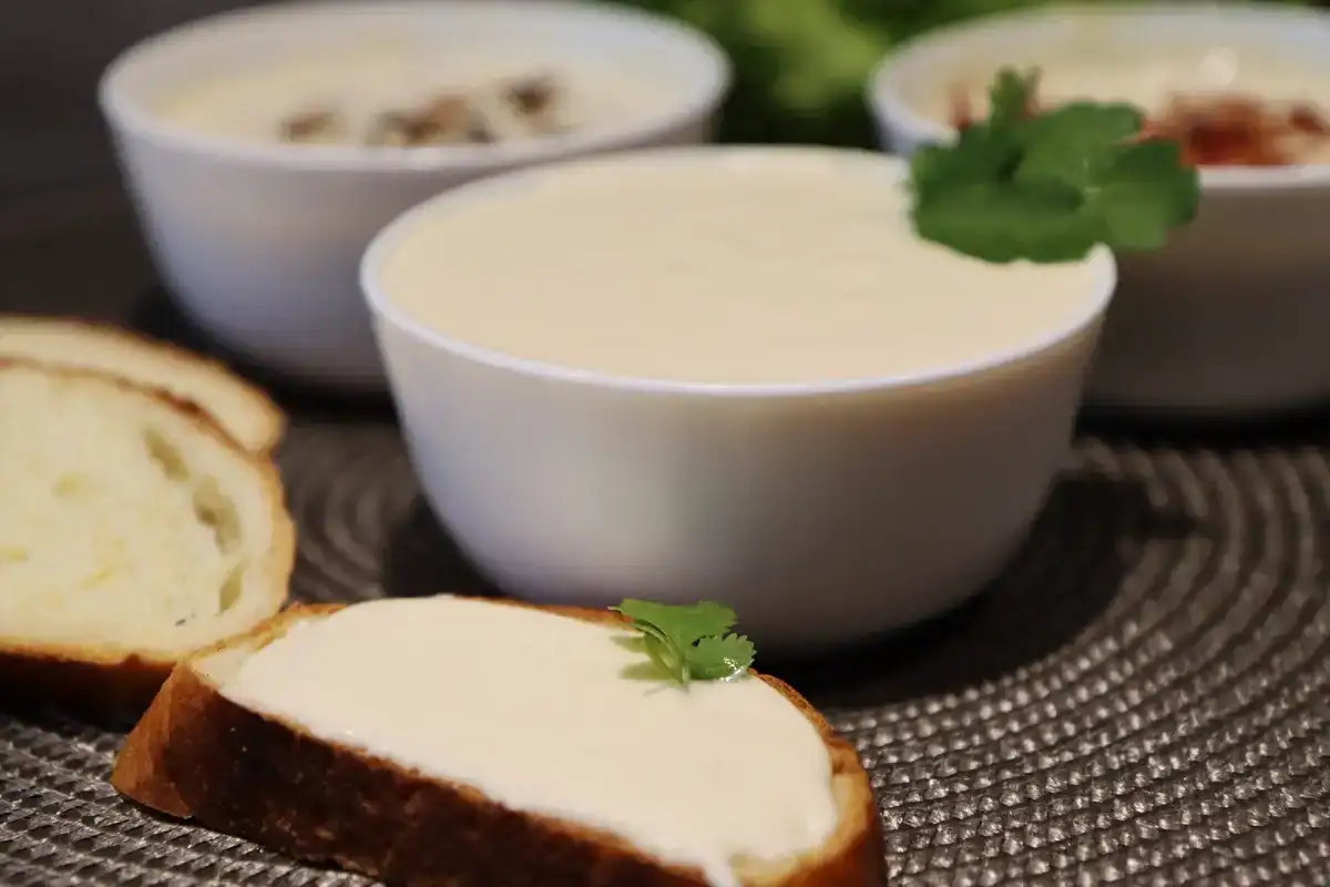 Домашній плавлений сир: смачніше і дешевше магазинного