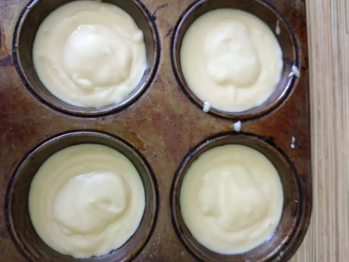 Простий та економний рецепт кексів: 2 види за 30 хвилин