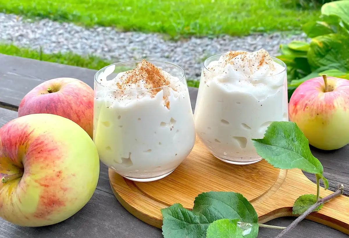 Смачний десерт із збитих яблук: без вершків чи яєць