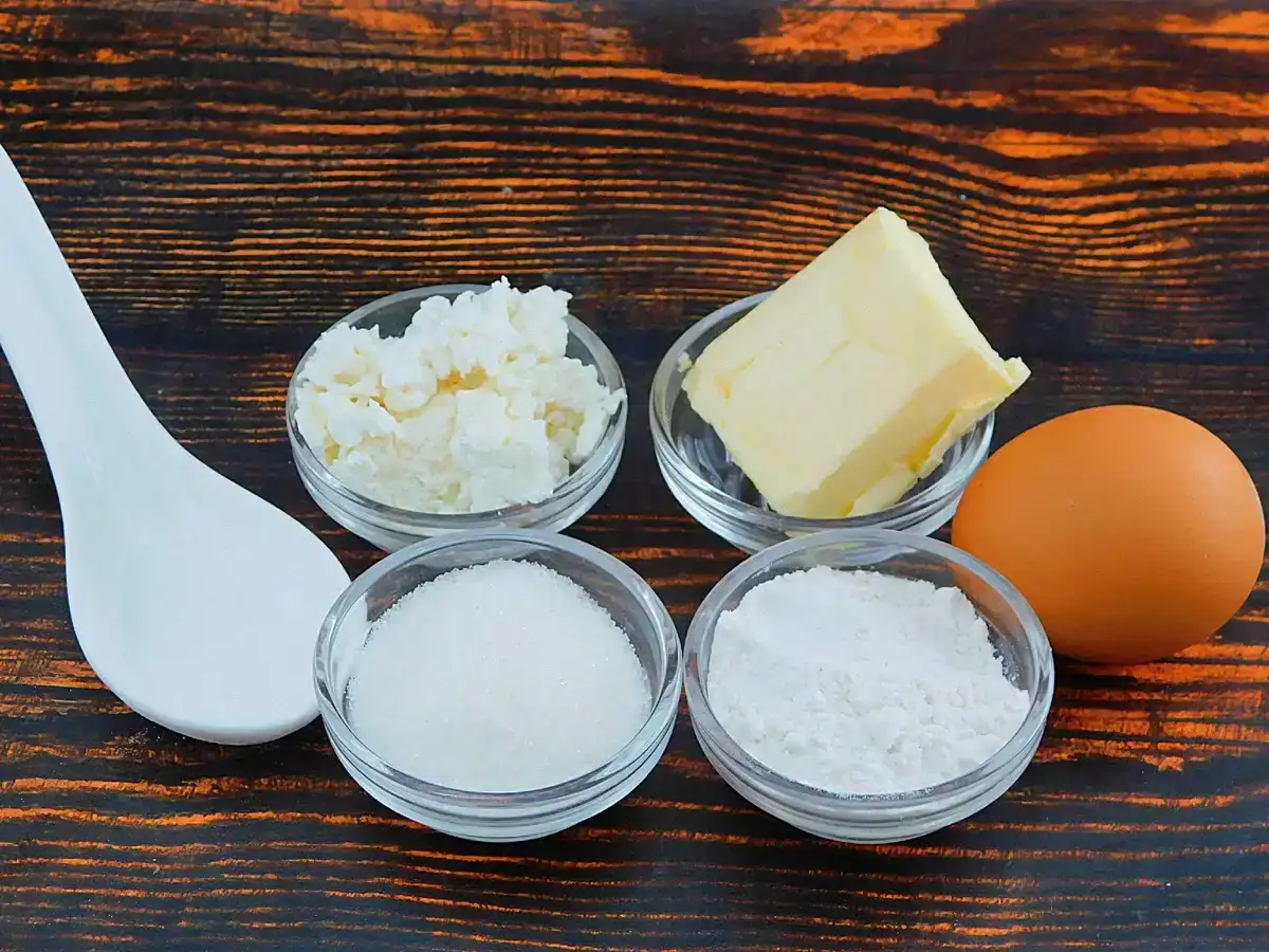 Сирне печиво "Гусячі лапки": м'яке всередині, з хрумкою солодкою скоринкою