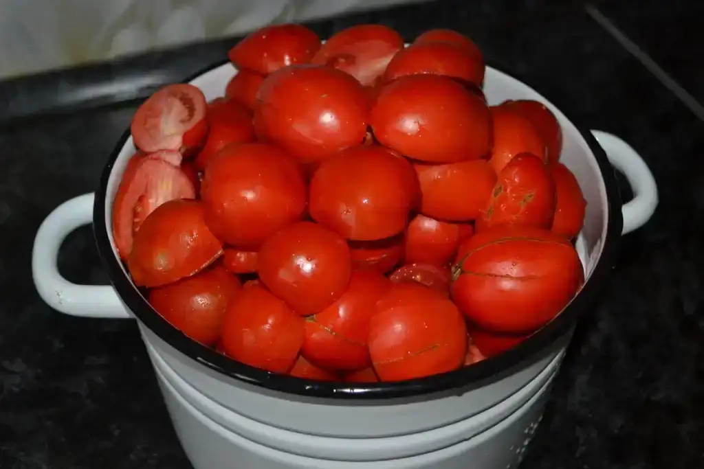 Домашній томат "На наступний рік": без солі, цукру і оцту