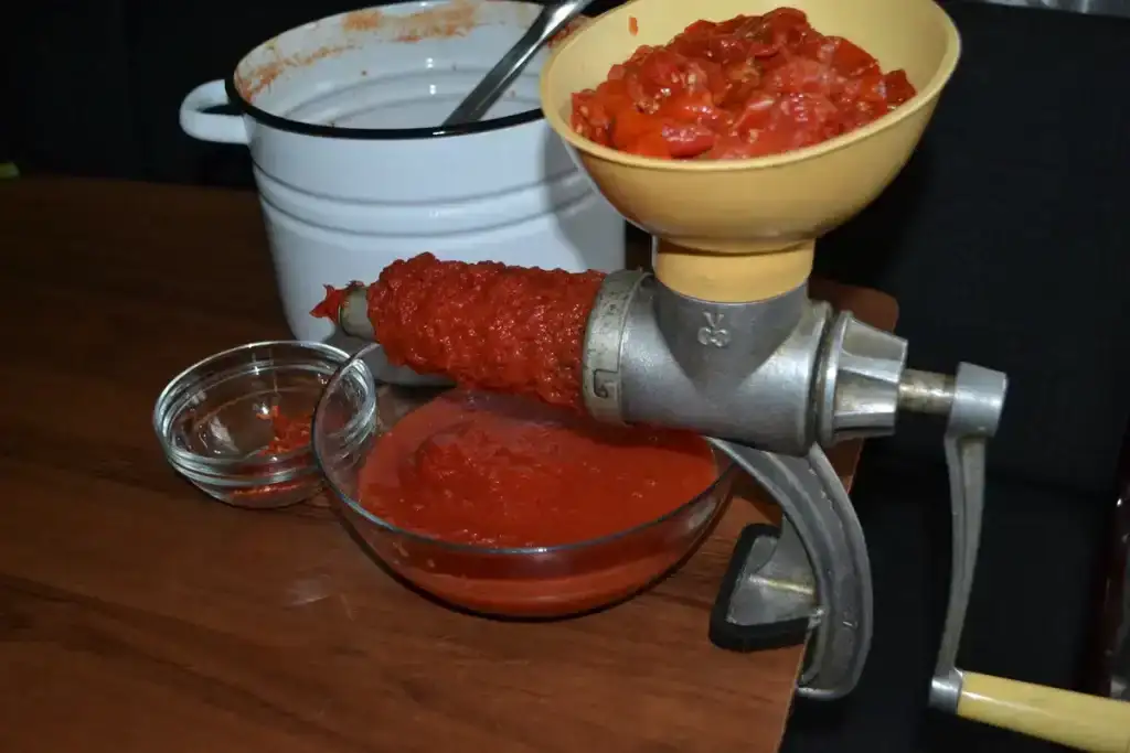 Домашній томат "На наступний рік": без солі, цукру і оцту