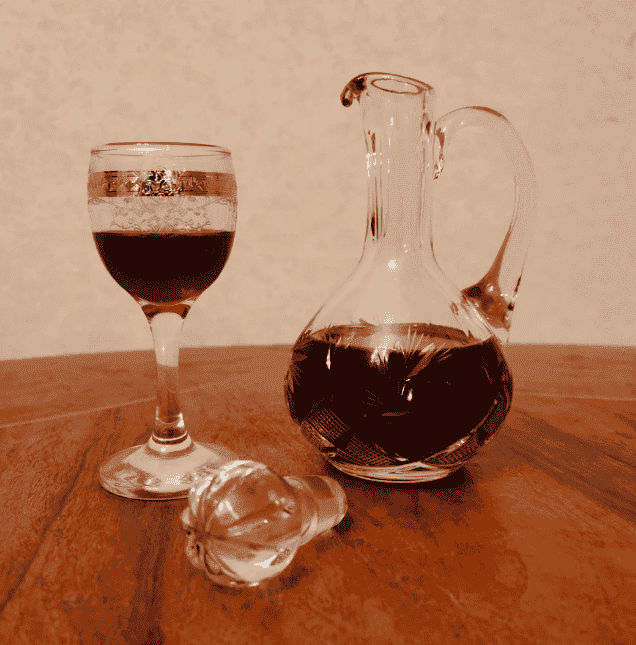 Старовинний рецепт лікеру "100 листочків вишні": неймовірно смачно