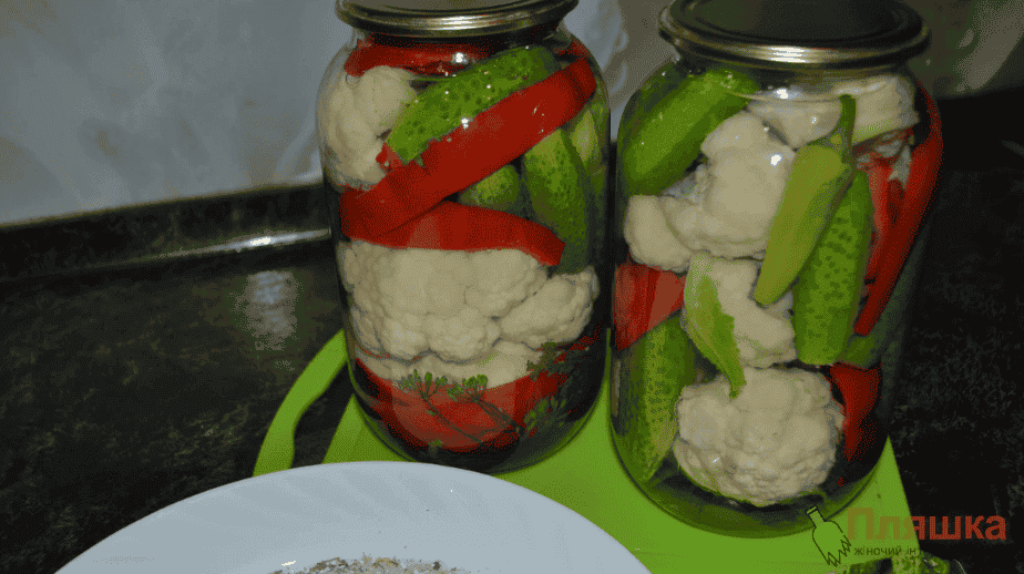 Мариноване овочеве асорті на зиму: рецепт з приправою для консервацій