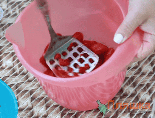 Домашній полуничний лимонад із м'ятою: смачний і освіжаючий напій