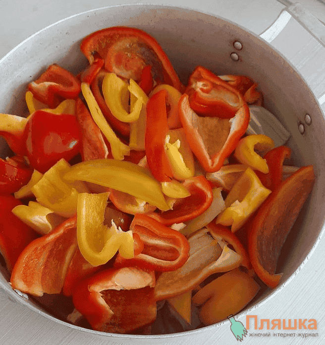 Лечо з болгарського перцю на зиму: найсмачніший рецепт, без олії, скільки не закриваю - все мало