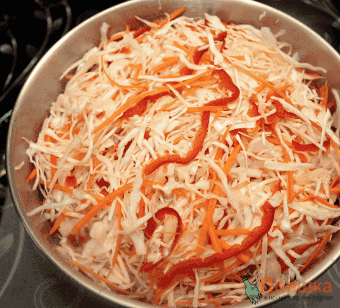 Маринована капуста швидкого приготування: виходить хрумка і смачна